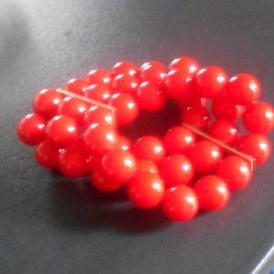 RED BEADS Tripple Strand Stretch Bracelet VTG